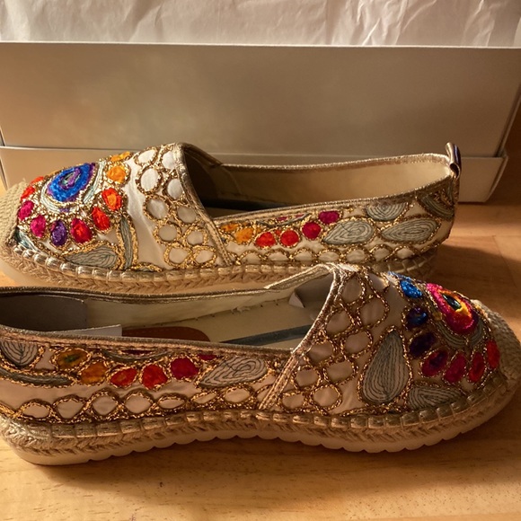 Patricia women shoe . Size 7 Multi Color Brand New with box - Picture 6 of 8